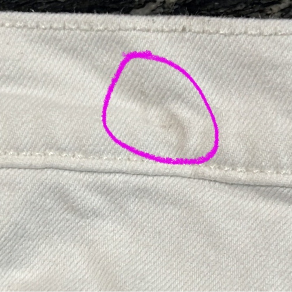 NWOT Levi’s 501 Distressed Shorts - Picture 12 of 12